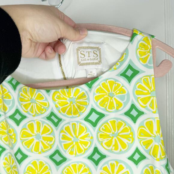 Sail to Sable STS Lemon Print Sleeveless Shift Dress Yellow Bright Novelty M - Picture 4 of 12